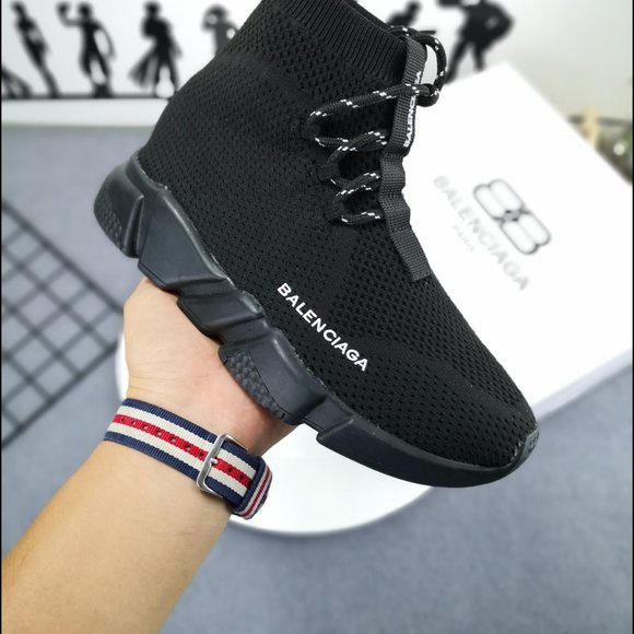 Athletic_Shoes